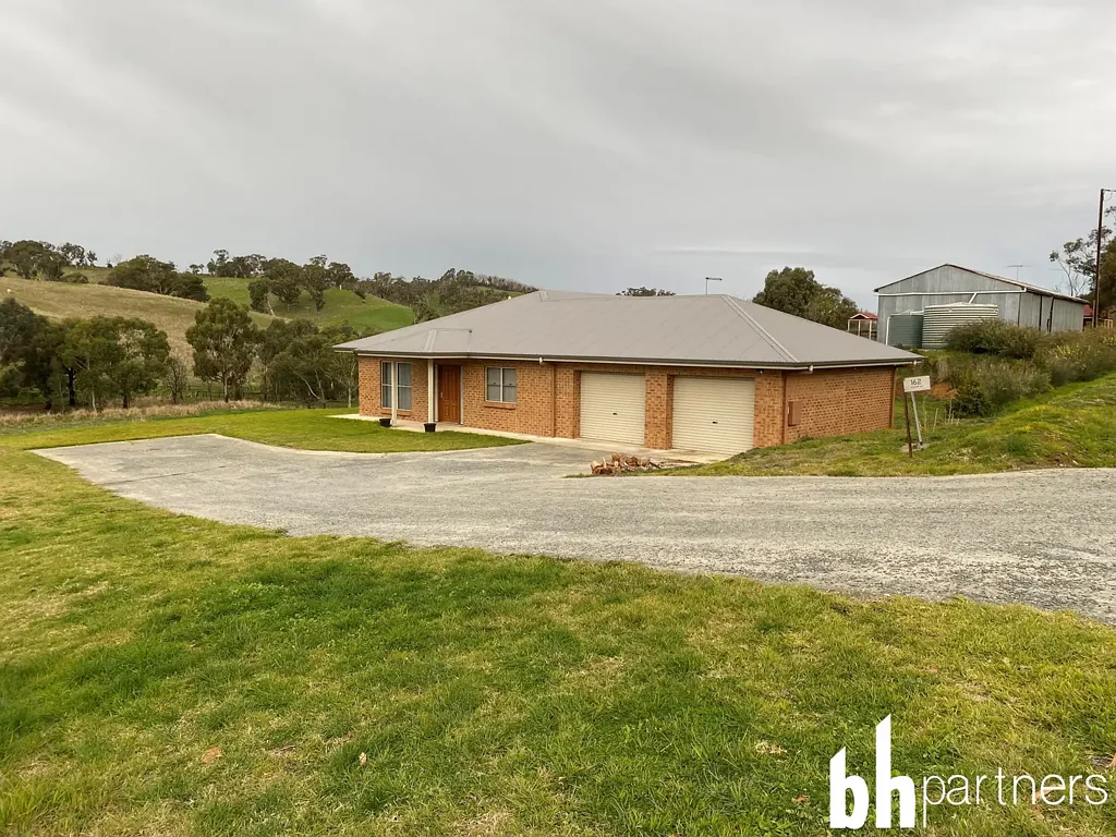 Grand Scale Rural Living - Gorgeous Adelaide Hills Views