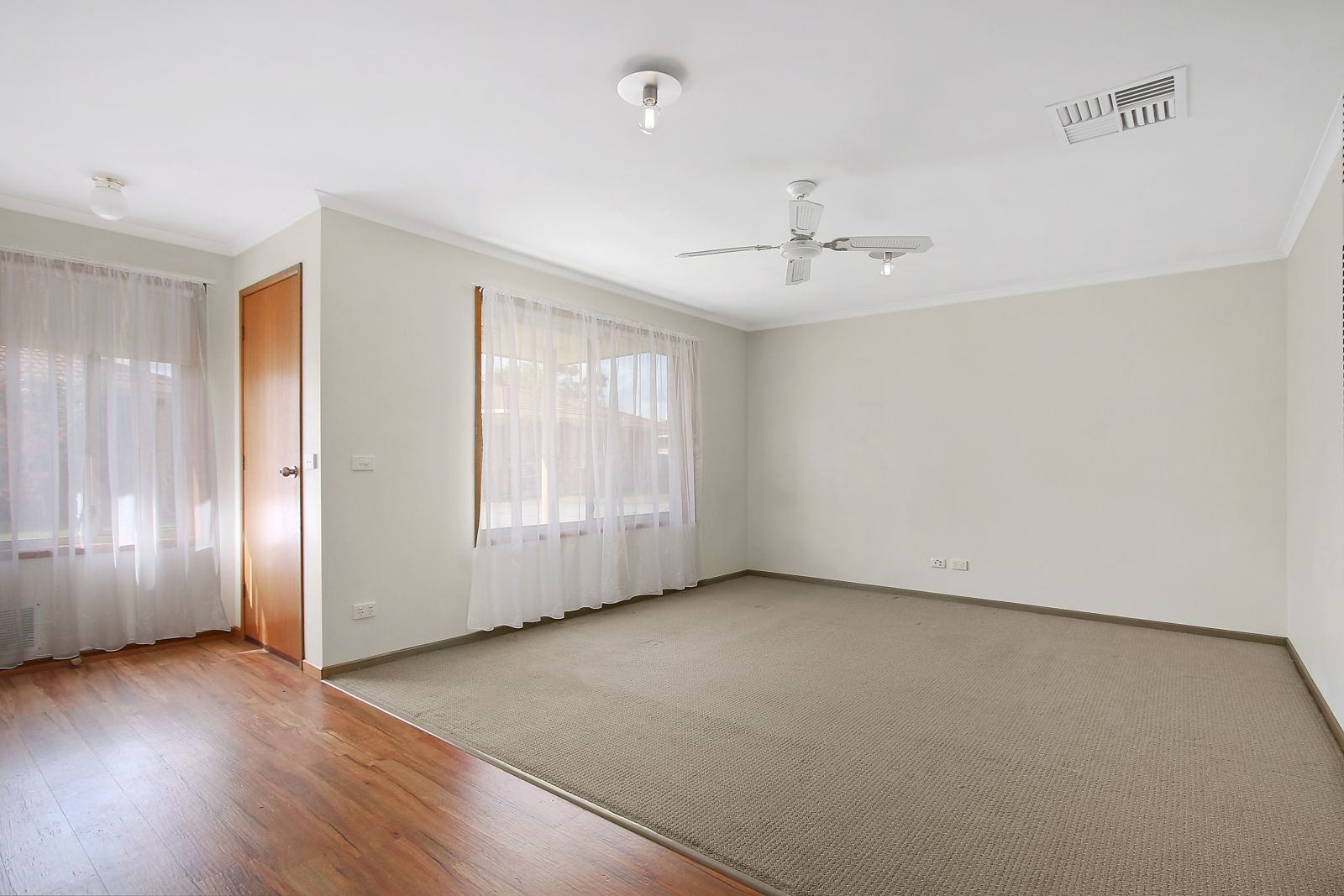 UNIT 6 381 DICK RD, LAVINGTON NSW 2641, 0部屋, 0バスルーム, Townhouse