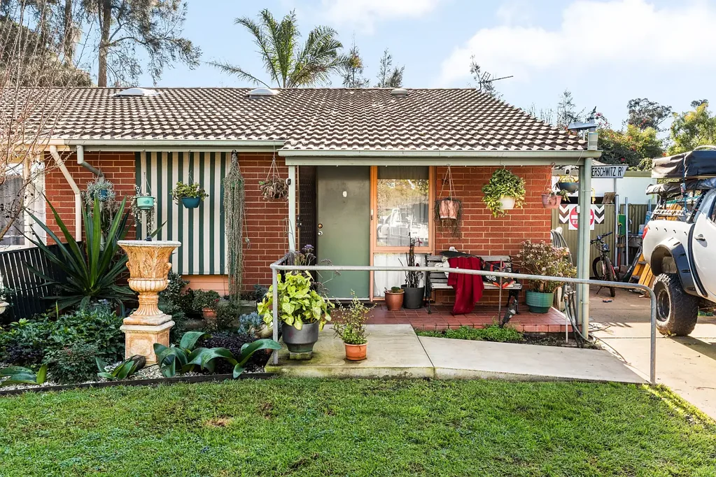 Parafield Gardens 2Zimmer A Low-Maintenance Launchpad with Lifestyle on the Doorstep.