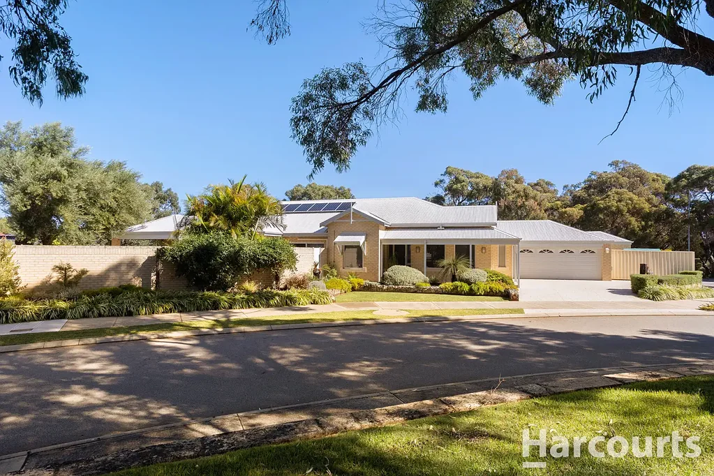 Secret Harbour 4房  Stunning home in peaceful location