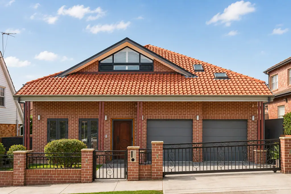 Chatswood 5房 Chatswood 卓越地段，尽享卓越家庭便利 Exceptional Chatswood Location with Outstanding Family Convenience
