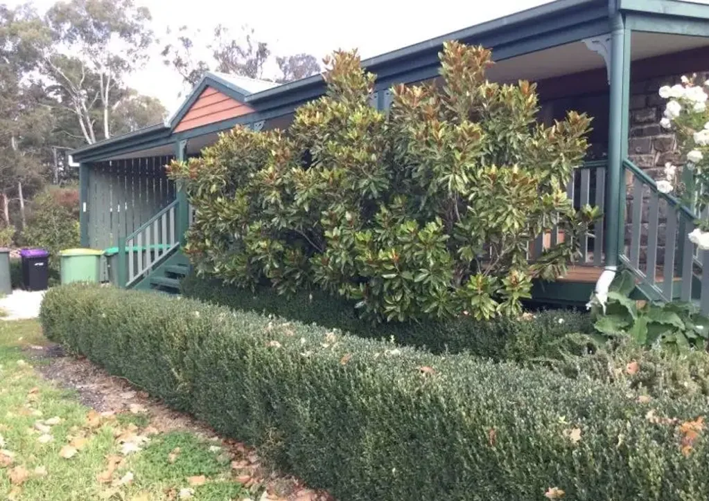 LOVELY 3 BEDROOM HOME WITH VIEWS TO MOUNT MACEDON