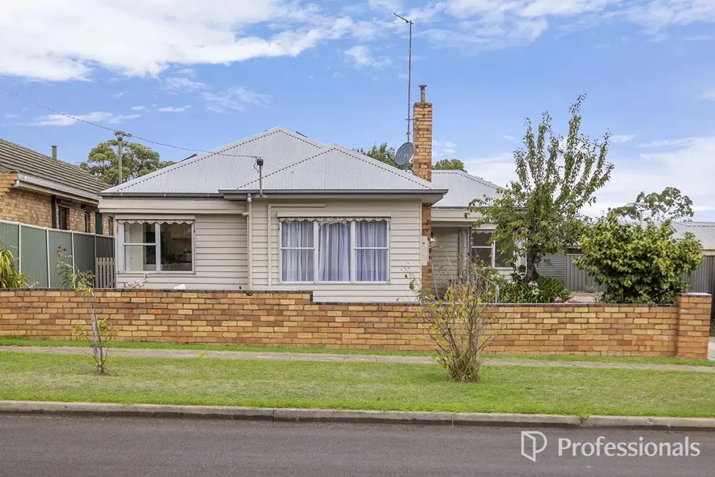 2 Lawson Street, Hamilton, VIC 3300