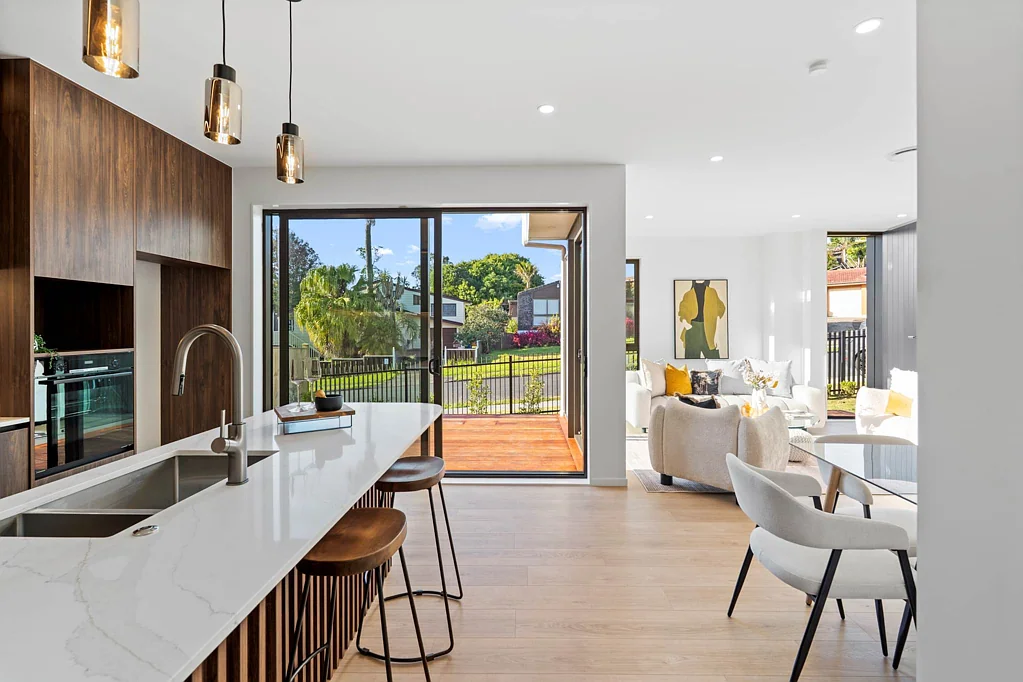 Browns Bay 5 Bedroom Luxury Comfort Meets RANGI Zone Convenience