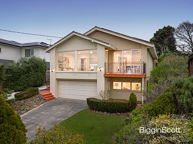 Glen Waverley 5房 令人难忘的山景与高品质家庭生活完美融合！ UNFORGETTABLE MOUNTAIN VIEWS MEETS ELEVATED FAMILY LIVING!