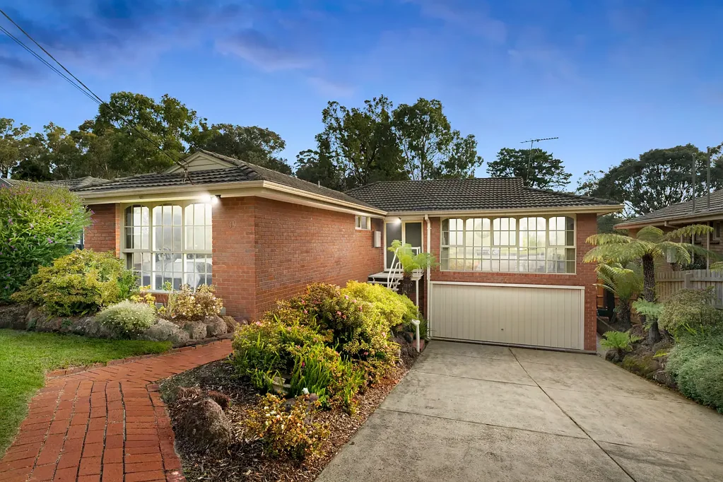 Ringwood North 4Habitaciones **OFFERS CLOSE STRICTLY AT 6:00pm Wednesday 18th June**