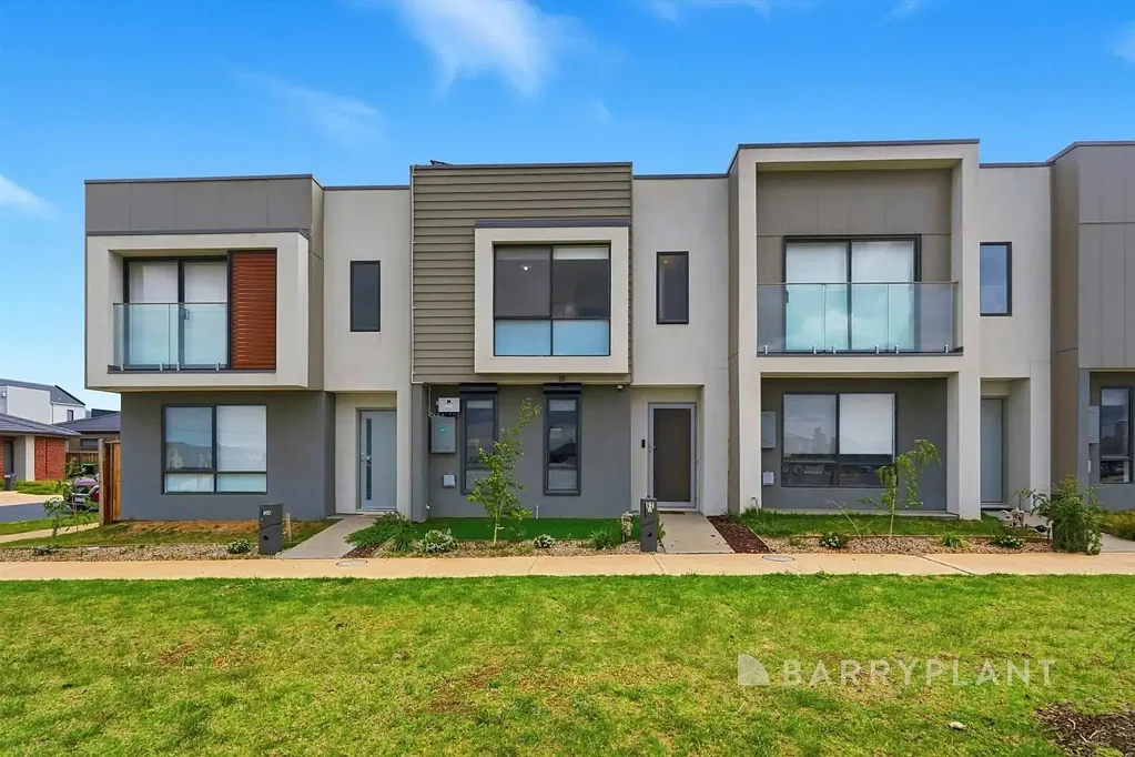 52 Lombardy Walk, Deanside, VIC 3336