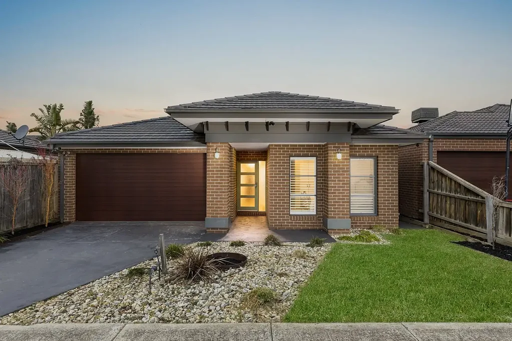 Hillside 4 Bedroom A Beautiful Balance of Modern Excellence and Timeless Charm!