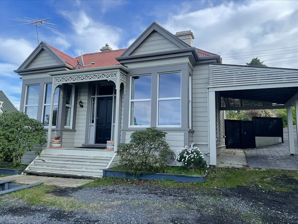 Semi Furnished Home In Belleknowes