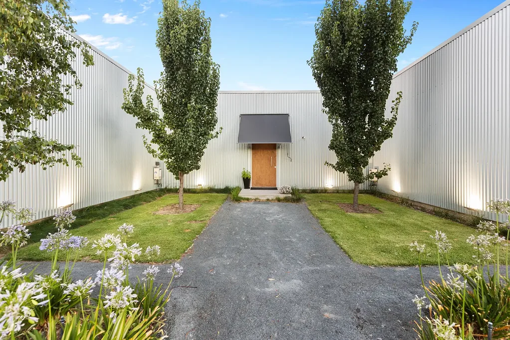 The Rock 3ห้องนอน Architectural Brilliance in a Semi-Rural Riverina Sanctuary