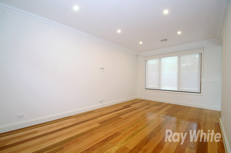 73 ORCHARD ST, GLEN WAVERLEY VIC 3150, 0 habitaciones, 0 baños, Townhouse