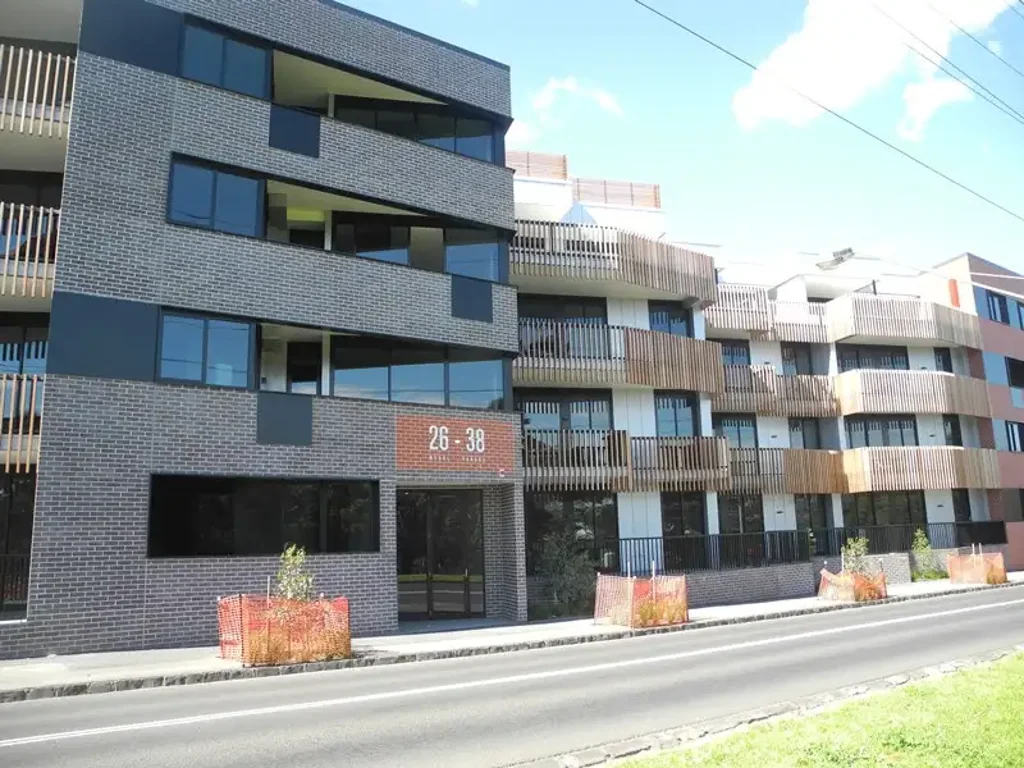 IDEAL LOCATION - CLOSER TO THE CITY