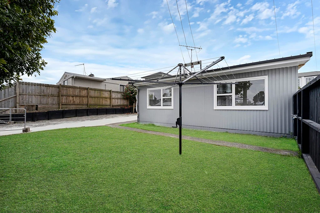 Manurewa 2 Bedroom Affordable, Renovated & Ready to Move In!