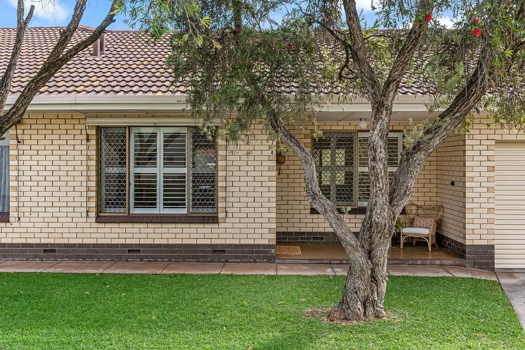 Marden 2 Bedroom Bright & Beautiful Base Footsteps from Linear Park, Shopping Hubs & More.