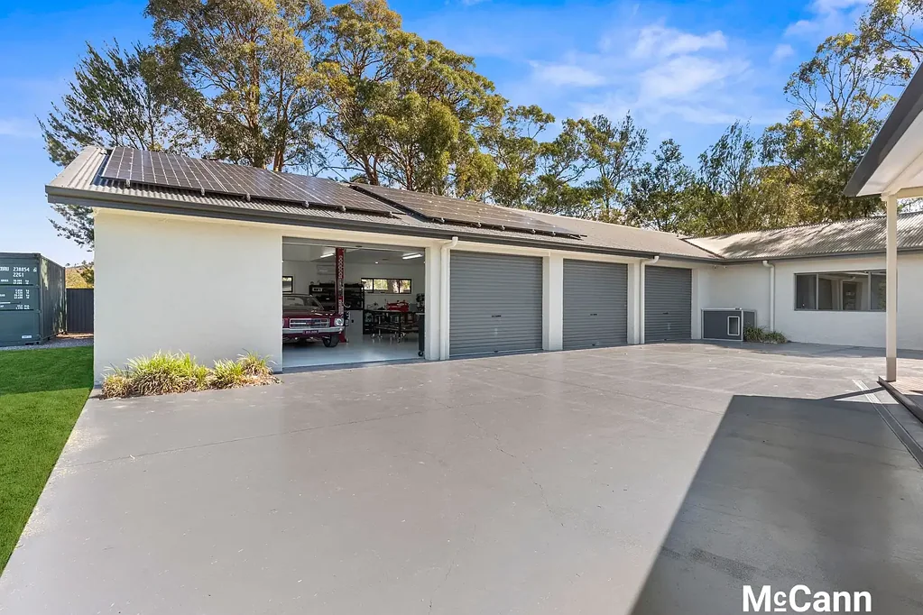 Kambah 4房  Ultimate family lifestyle: Huge block and garage goals