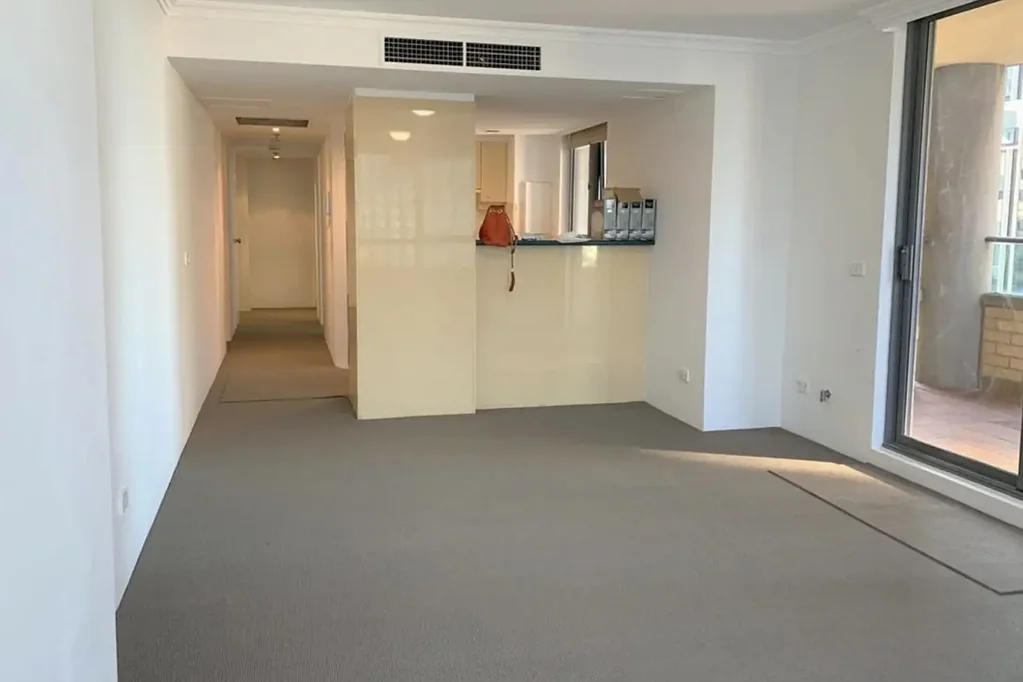 Hyde Park Towers 2 BED 2 BATH 1 CAR