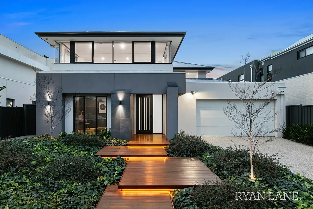 Altona 5 Bedroom Family living on a grand scale