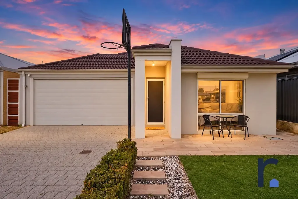 Brabham 4房  PARKSIDE LIVING AT ITS FINEST – BEAUTIFUL 4-BEDROOM FAMILY HOME!