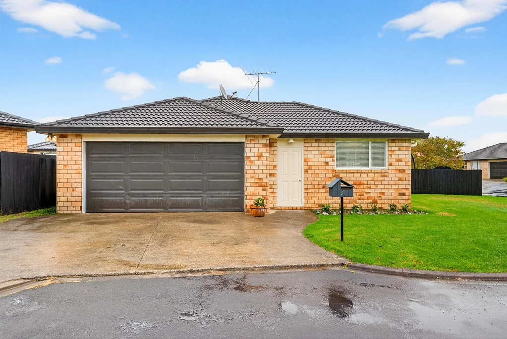 Waiuku 4Phòng ngủ Quiet Cul-de-Sac Living with Room for Everyone