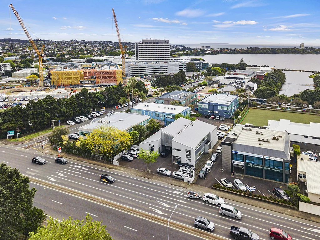 Takapuna  Boutique Office Suite - Convenient Location