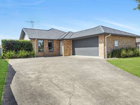 Rototuna North 3房  Sunlit & Stylish Home In Prime Location