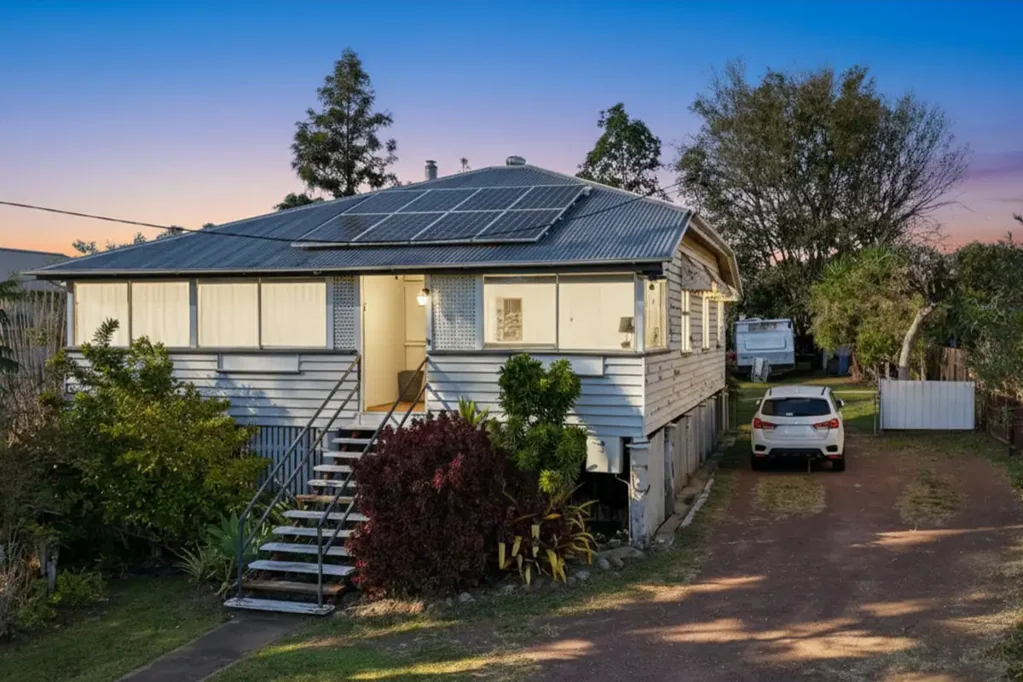 One Mile 4ห้องนอน Elevated Charm on 817m² Just 7 Minutes from Ipswich CBD