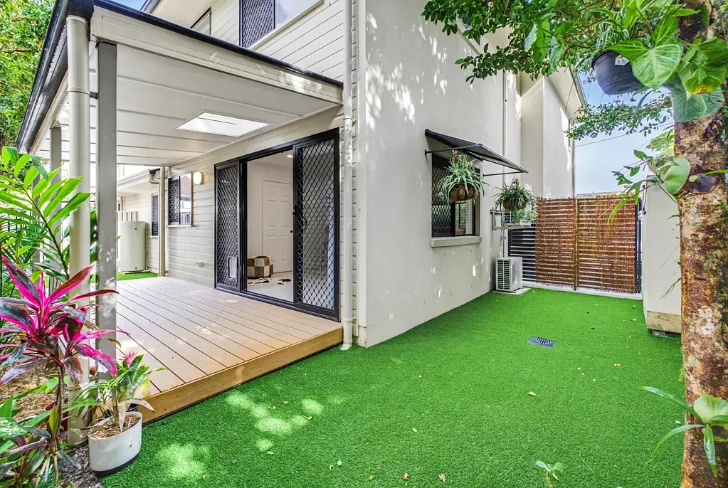 Buderim 3房  Contemporary Townhouse Living at the Top of Buderim