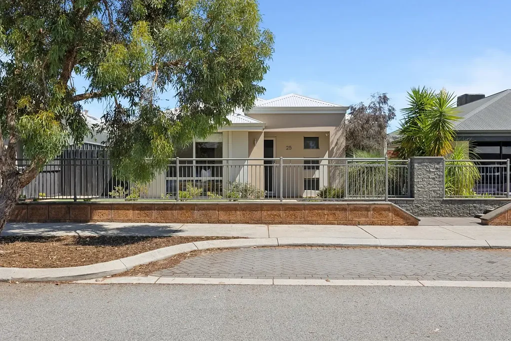 25 Interlaken Loop, Ellenbrook, WA 6069