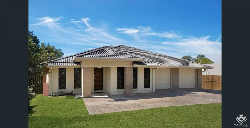 Spacious 2-Bedroom Duplex with Big Backyard