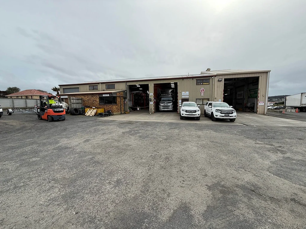 Pukekohe 860M² WAREHOUSE ON JOHN