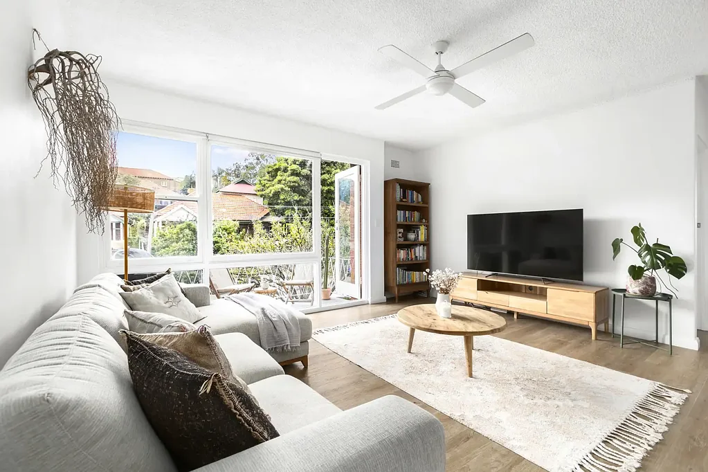 Sun-soaked boutique apartment just footsteps from The Spot