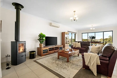 99 Common Road, Inverleigh, VIC 3321, 4 રૂમ, 2 બાથરૂમ, House