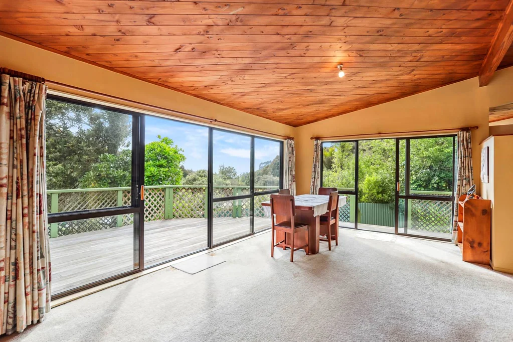 63 Western Road, Laingholm, Waitakere City, Auckland
