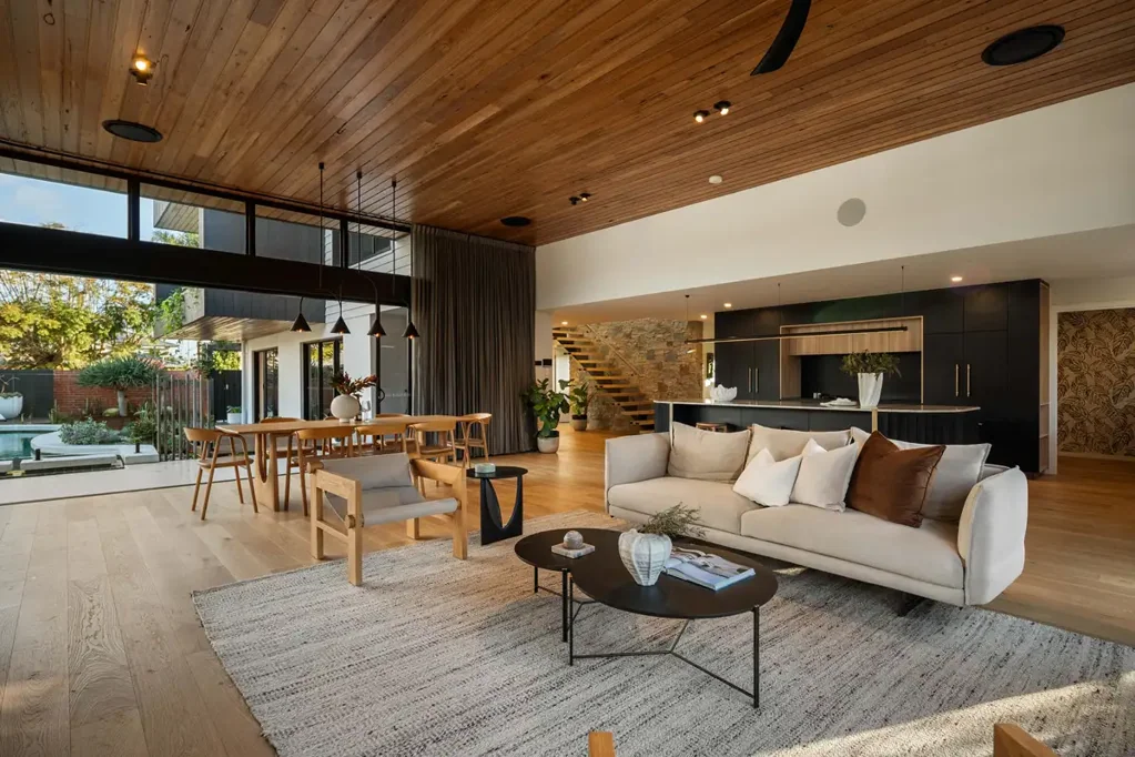 Burleigh Waters 5房  A Home with Soul, Personality and Purpose