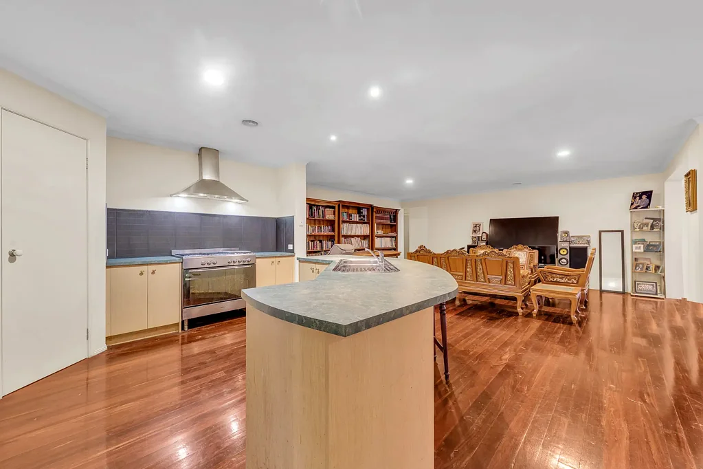 Truganina 4 Bedroom A rare find in the most sought after location!!!!! Urgent sale