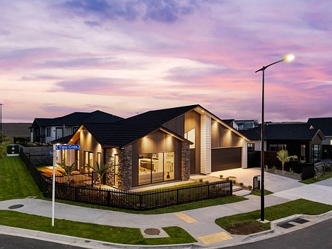 Milldale 5房  Corner-Site Gem + Granny Potential