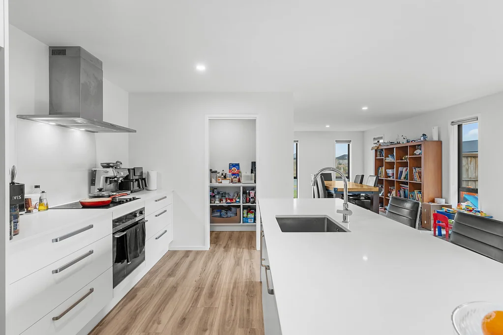 Darfield 4 Slaapkamer "Must Sell"
