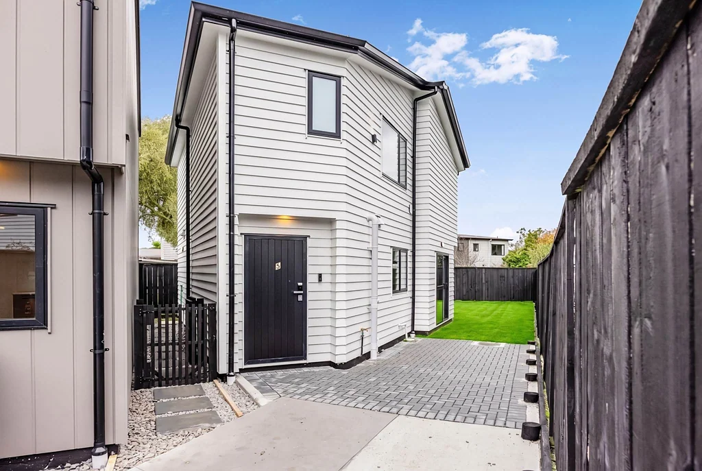 Glen Eden 3Kwarto Standalone  Private  Modern