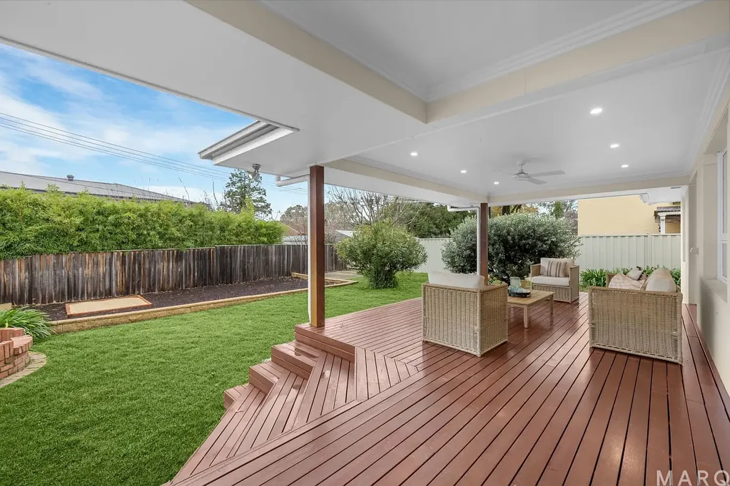 Page 4Habitaciones Fully Renovated Family Home in a Prime Location