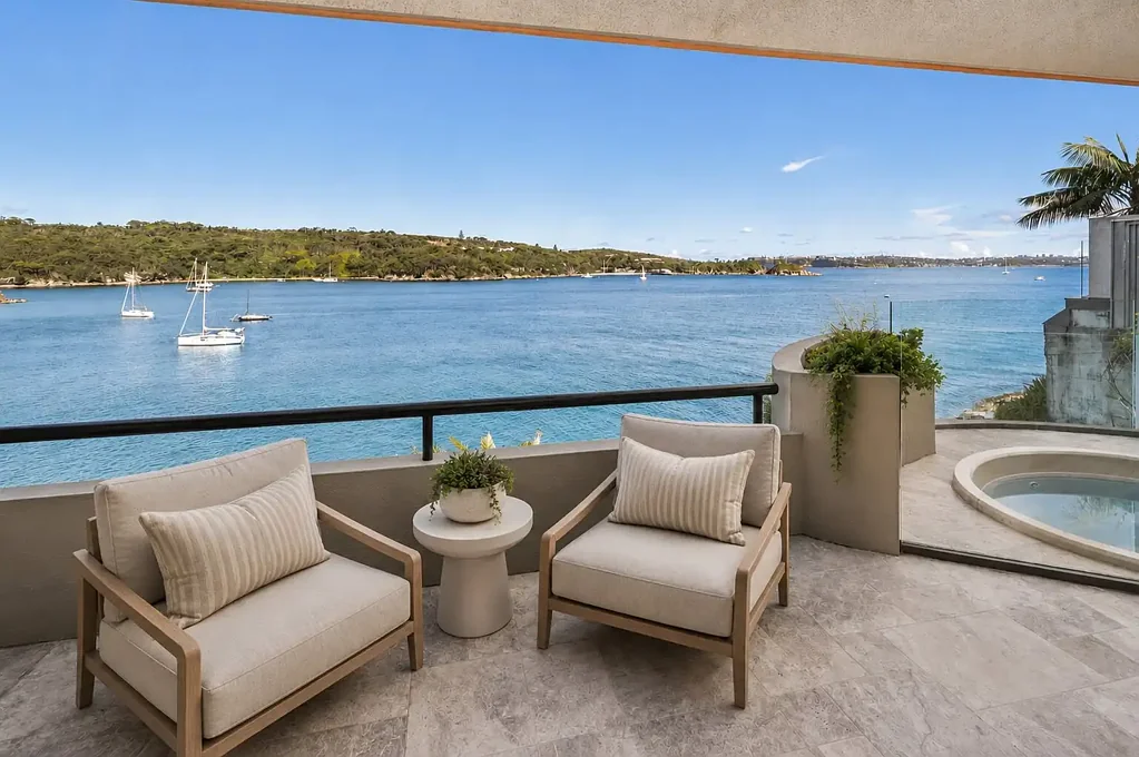 Exclusive harbourfront living