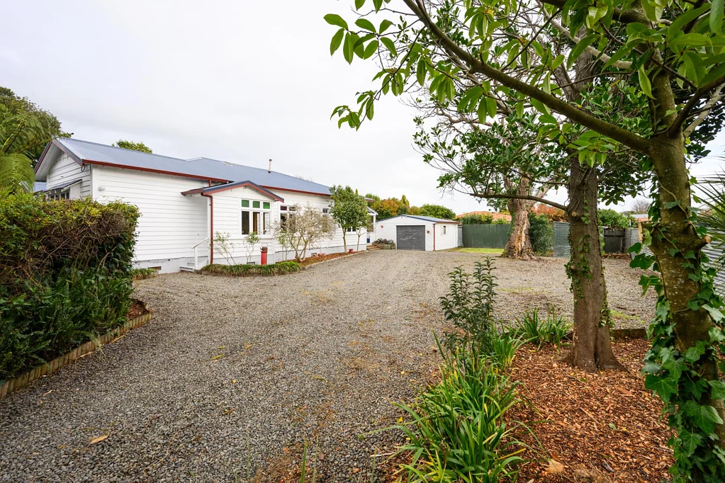 Awapuni 4房  Riverdale Quarter Acre - Transferring Vendor!