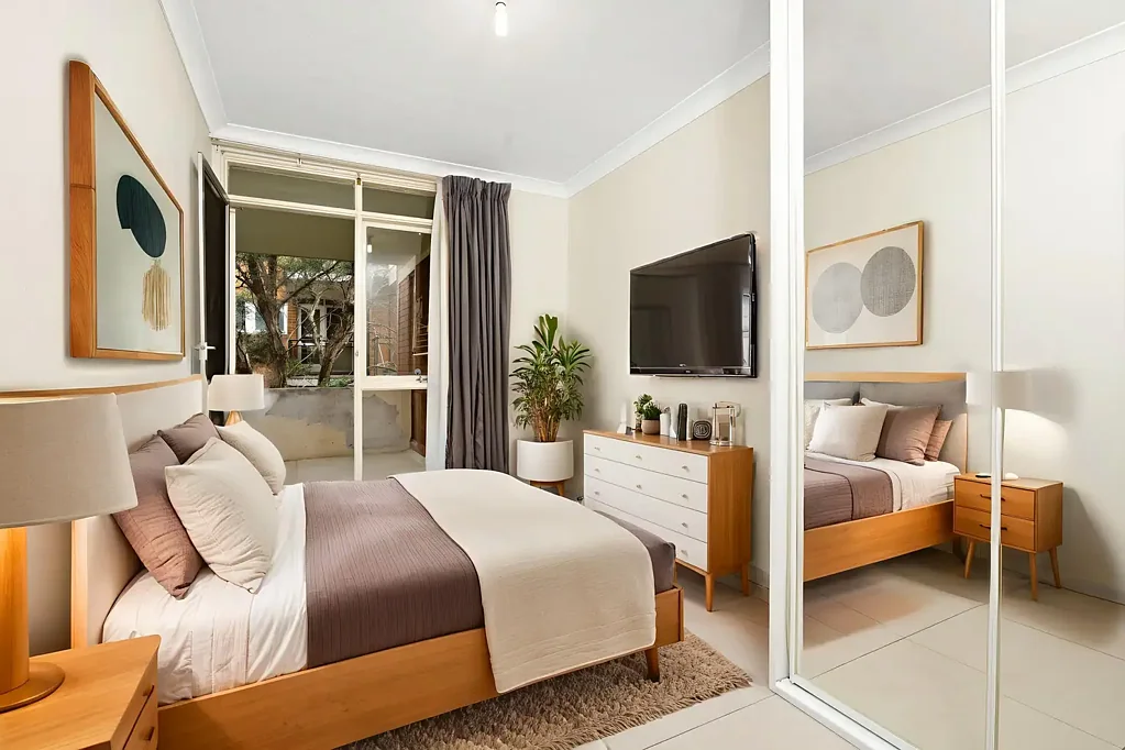 RENOVATED TWO-BEDROOM APARTMENT IN PRIME BURWOOD LOCATION