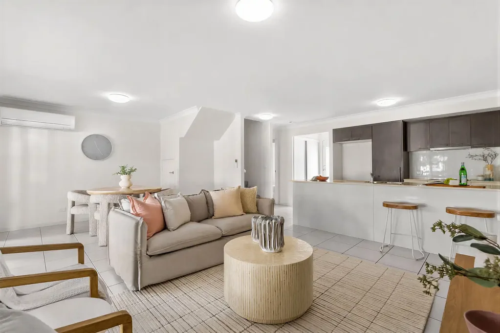 Wynnum West 3chambre Low-Maintenance Townhouse Living in a Prime Wynnum West Location!