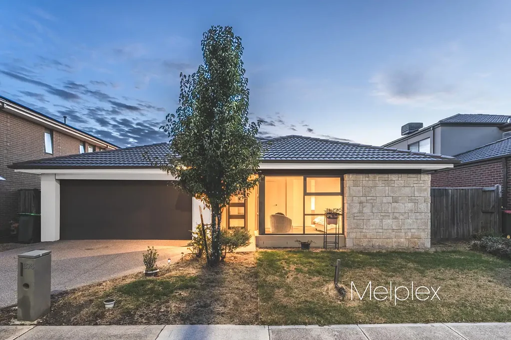 374 Saltwater Promenade, Point Cook, VIC 3030