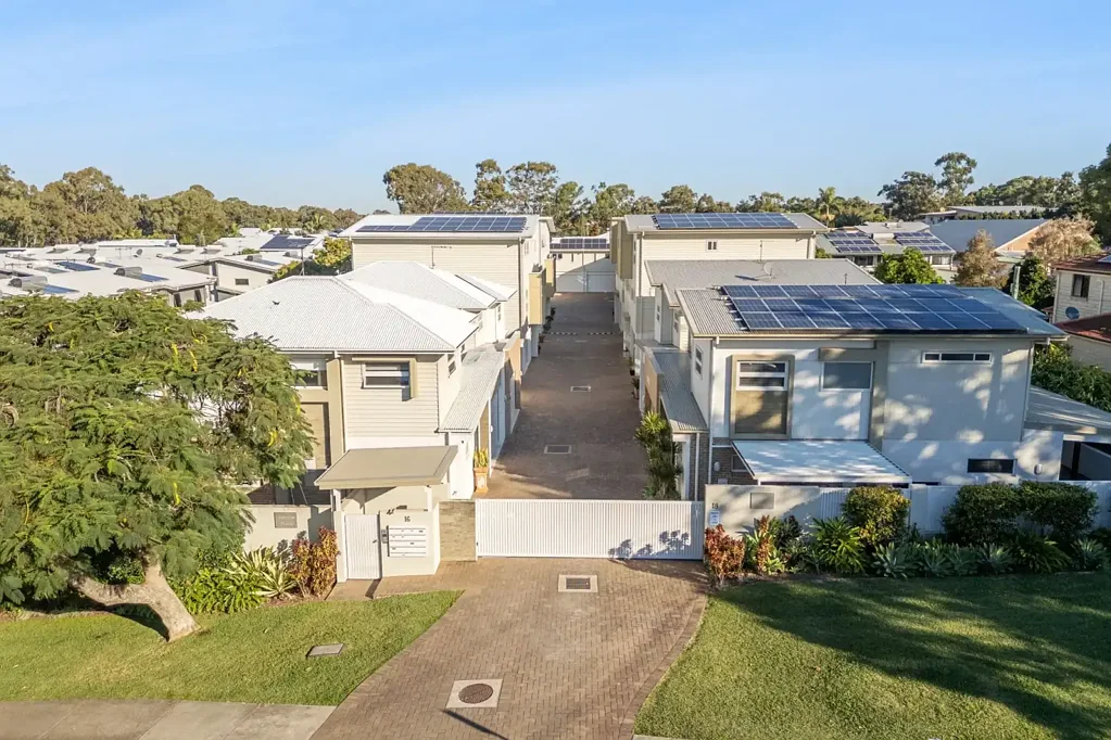 Stylish Multi-Level Townhome in the Heart of Ormiston