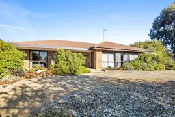 6 Riley Road, Horsham