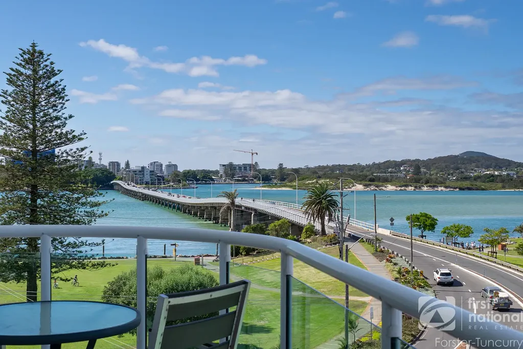 Tuncurry 3chambre Luxury Coastal Living with Bridge, Lake & Ocean Views