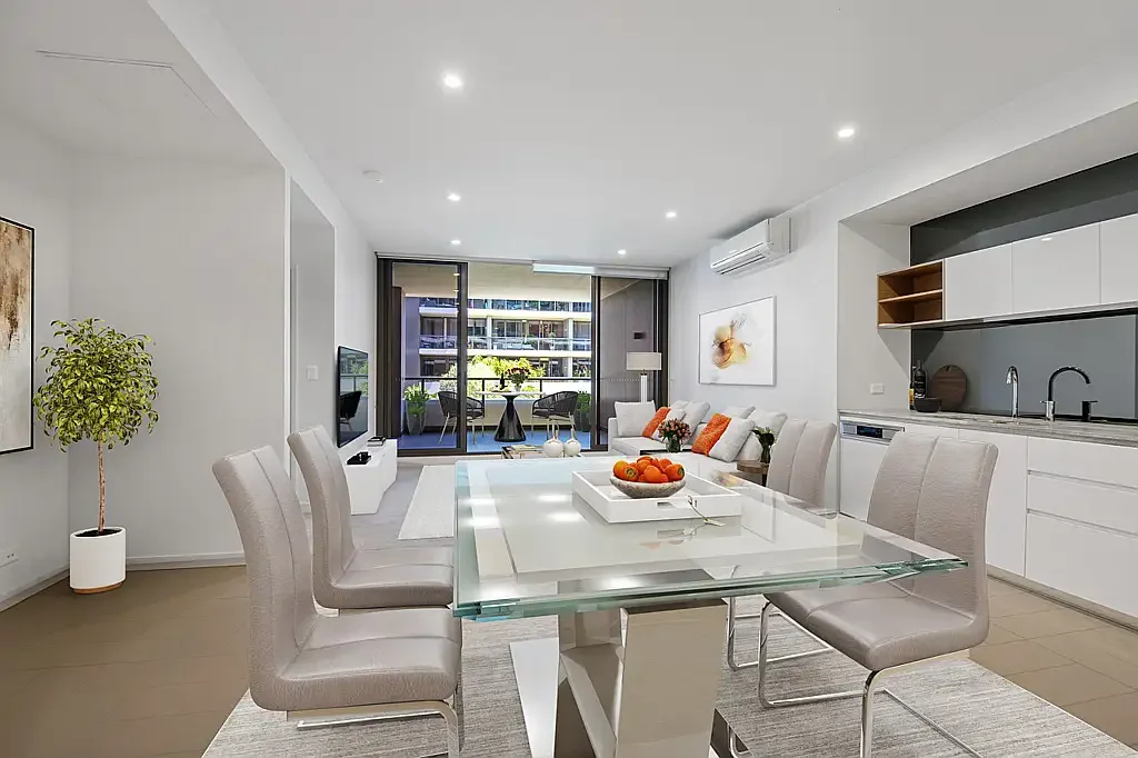 Live The High Life In 'Rise'