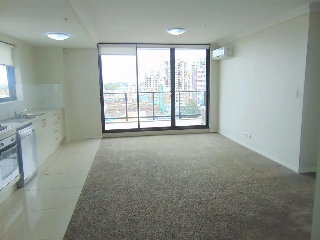 Woooooooo!! City View! Modern Two Bedroom apartment with Parking and storage cage!! At the heart of Parramatta! 3 Mins walk to NEW light rail station