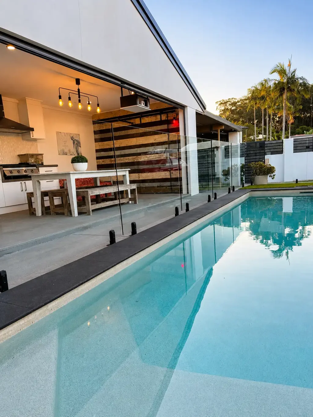 Burleigh Waters 4Kwarto Exceptional Value in Burleigh Waters – Don't Miss Out